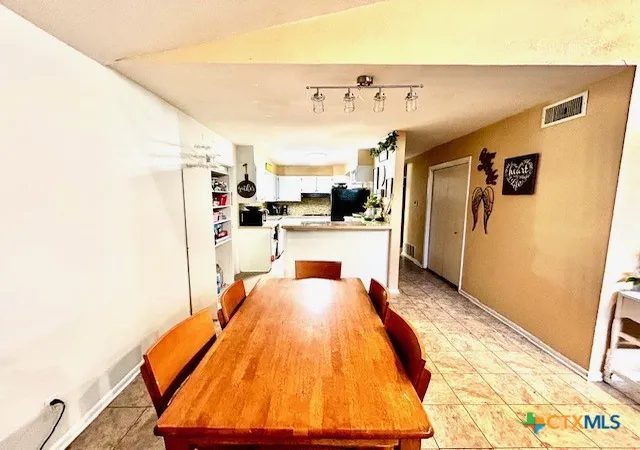Photo 2 of Single family home for sale at 206 Bohman St, Cuero, TX 77954 | MLS# 620779 | Listing updated on 2026-09-04