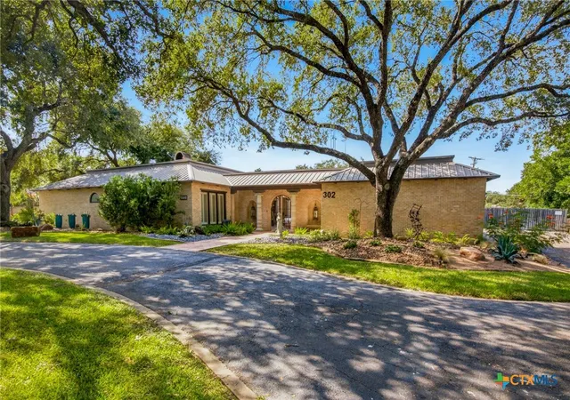 Photo 1 of Single family home for sale at 302 Tampa Dr, Victoria, TX 77904 | MLS# 620776 | Listing updated on 2026-09-01