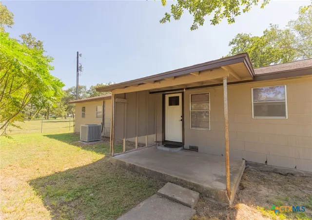 Photo 31 of Single family home for sale at 1130 County Rd 1g, Hallettsville, TX 77964 | MLS# 620882 | Listing updated on 2026-08-18