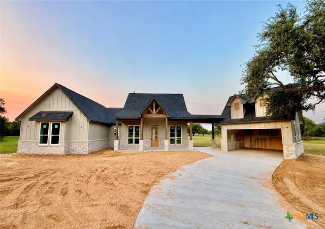 Single family home for sale at 13 Ctr Tree Dr, Palacios, TX 77465 | MLS# 620847