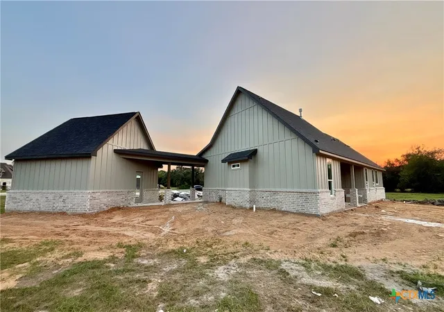 Photo 1 of Single family home for sale at 13 Ctr Tree Dr, Palacios, TX 77465 | MLS# 620847 | Listing updated on 2026-08-28