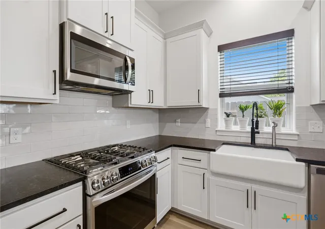 Photo 3 of Single family home for sale at 605 S Wheeler St, Victoria, TX 77901 | MLS# 620792 | Listing updated on 2026-09-03