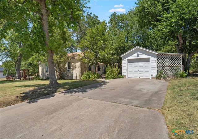 Photo 3 of Single family home for sale at 1417 S 15th Street, Temple, TX 76504 | MLS# 619630 | Listing updated on 2026-09-05