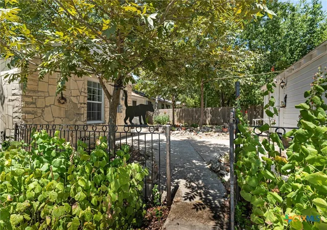 Photo 3 of Single family home for sale at 1417 S 15th Street, Temple, TX 76504 | MLS# 619630 | Listing updated on 2026-09-05