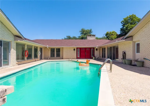 Photo 3 of Single family home for sale at 107 E Woodlawn Dr, Harker Heights, TX 76548 | MLS# 620985 | Listing updated on 2026-10-01