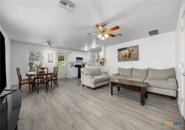 Photo 3 of Single family home for sale at 8710 Davis Oaks Trl, Austin, TX 78748 | MLS# 621015 | Listing updated on 2026-08-29