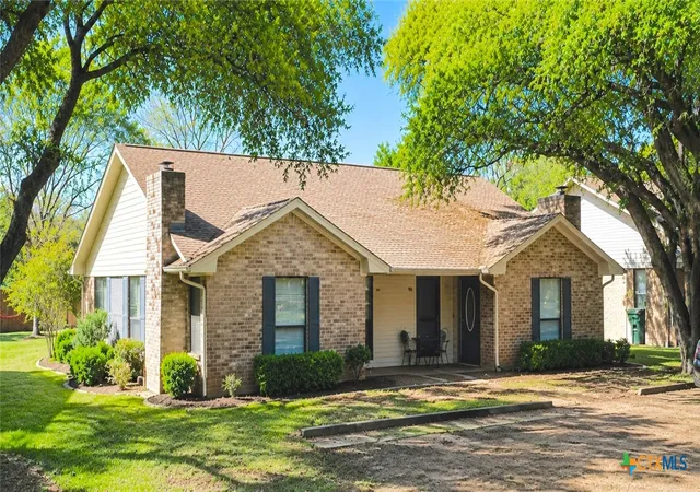 Photo 1 of Multi family home for sale at 709 Royal St #711 & 709, Salado, TX 76571 | MLS# 621139 | Listing updated on 2026-09-16
