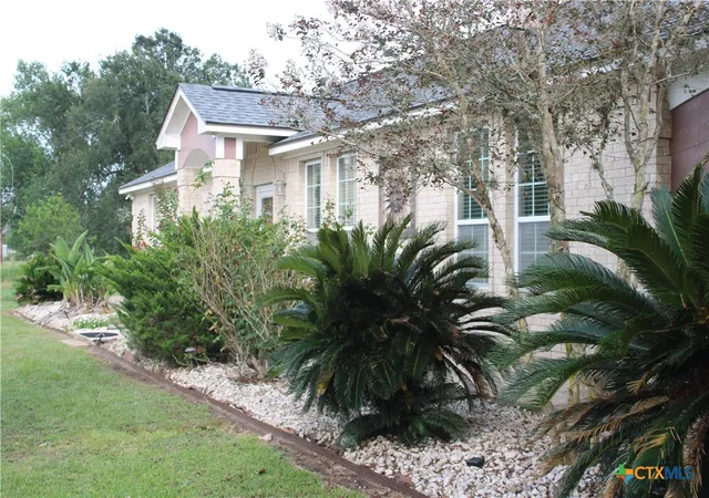 Photo 3 of Single family home for sale at 9629 US Hwy 59n, Fannin, TX 77960 | MLS# 619795 | Listing updated on 2026-08-29
