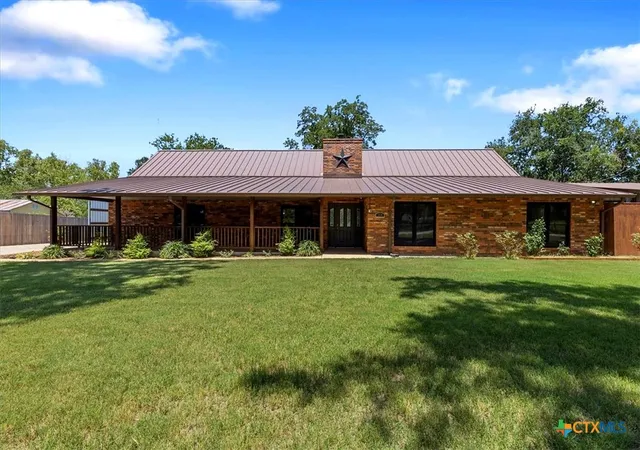 Photo 3 of Single family home for sale at 154 Shoreline Dr, Bastrop, TX 78602 | MLS# 620725 | Listing updated on 2026-09-09