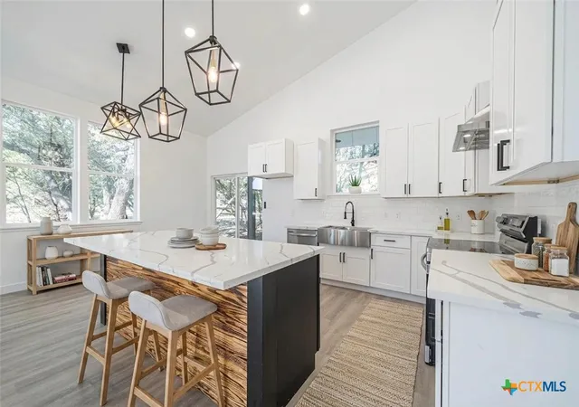 Photo 2 of Single family home for sale at 4 Huisache Ln, Wimberley, TX 78676 | MLS# 621241 | Listing updated on 2026-09-25