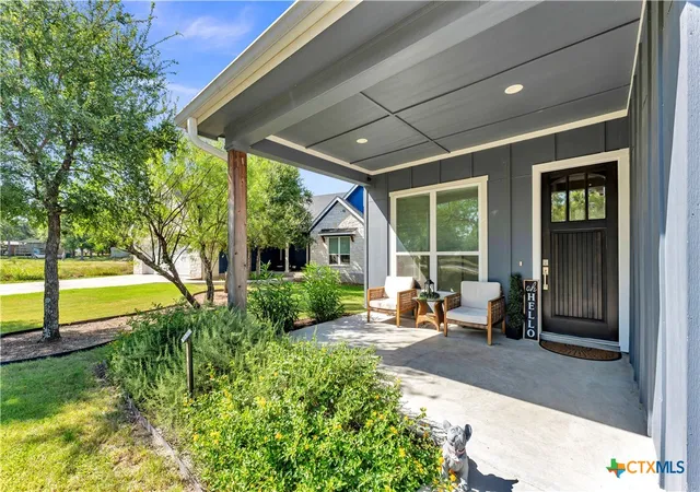Photo 3 of Single family home for sale at 824 Woodland Hills Dr, Granite Shoals, TX 78654 | MLS# 620196 | Listing updated on 2026-09-14