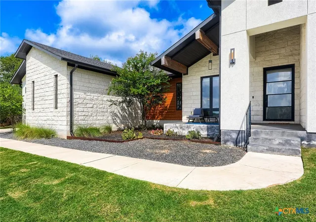 Photo 2 of Single family home for sale at 200 Quarter Horse Ln, Driftwood, TX 78619 | MLS# 620970 | Listing updated on 2026-08-06