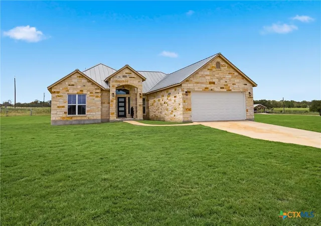 Sale Pending at 200 Lakeview Cir, La Vernia, TX 78121 | MLS# 621330 | Listing updated on 2026-10-04