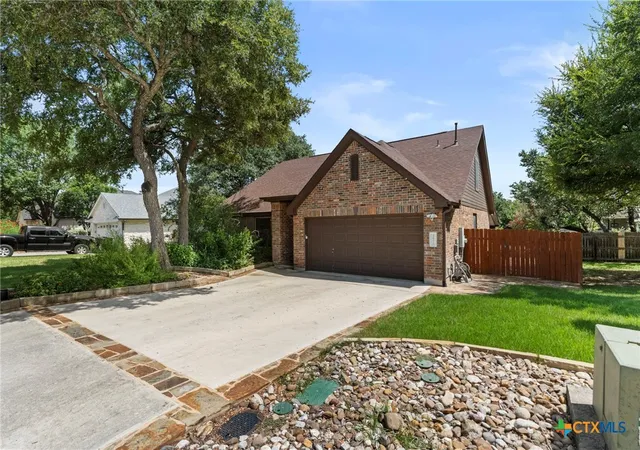 Photo 3 of Sale Pending at 2606 Deer Stand Loop, San Marcos, TX 78666 | MLS# 621349 | Listing updated on 2026-09-14
