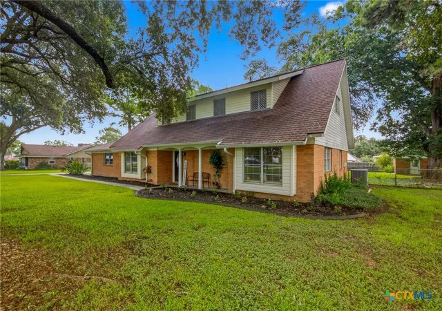 Photo 3 of Single family home for sale at 205 Yucca Dr, Victoria, TX 77904 | MLS# 621204 | Listing updated on 2026-09-08