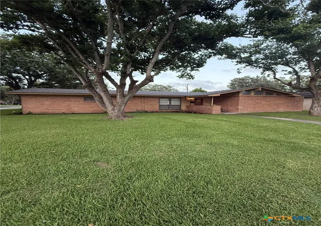 Photo 2 of Single family home for sale at 546 Willowick Dr, Port Lavaca, TX 77979 | MLS# 621340 | Listing updated on 2026-09-09