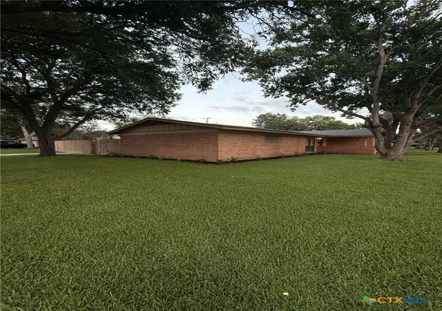 Photo 3 of Single family home for sale at 546 Willowick Dr, Port Lavaca, TX 77979 | MLS# 621340 | Listing updated on 2026-09-09