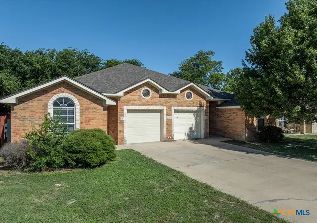Photo 2 of Multi family home for sale at 4201 Cambridge Dr, Killeen, TX 76549 | MLS# 621409 | Listing updated on 2026-08-03