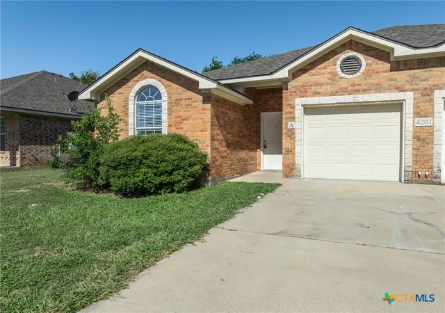 Listing Photo 5 - Condo for sale in building located at 4201 Cambridge Dr, Killeen, TX 76549