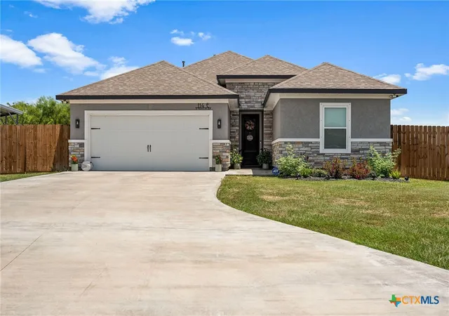 Photo 1 of Single family home for sale at 114 E St Francois, Port Lavaca, TX 77979 | MLS# 621417 | Listing updated on 2026-08-03