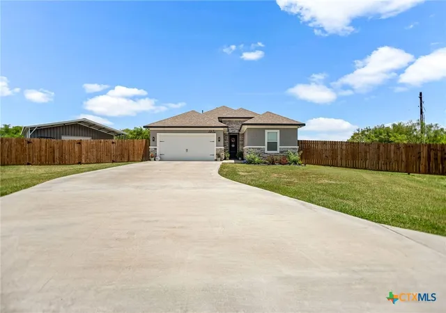 Photo 4 of Single family home for sale at 114 E St Francois, Port Lavaca, TX 77979 | MLS# 621417 | Listing updated on 2026-08-03
