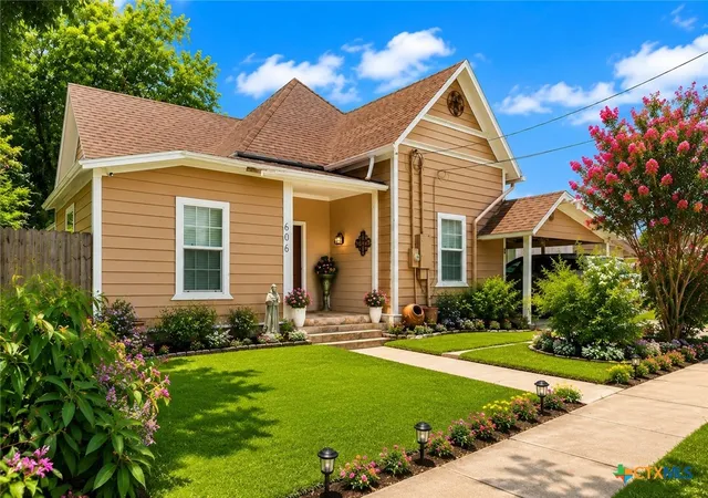 Photo 1 of Single family home for sale at 606 Schwab St, Yoakum, TX 77995 | MLS# 621160 | Listing updated on 2026-08-03
