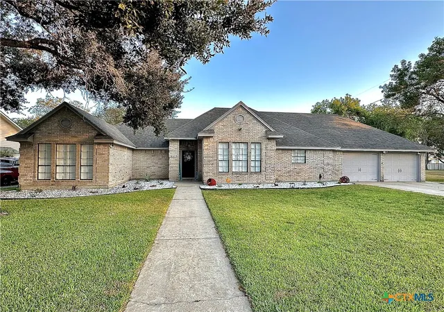 Photo 1 of Sale Pending at 203 Chimney Rock Dr, Victoria, TX 77904 | MLS# 621430 | Listing updated on 2026-09-14