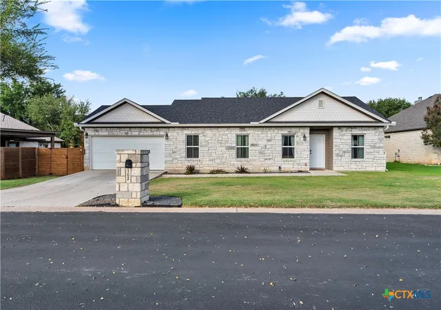 Photo 1 of Single family home for sale at 102 Fox Cir, Burnet, TX 78611 | MLS# 620320 | Listing updated on 2026-09-09