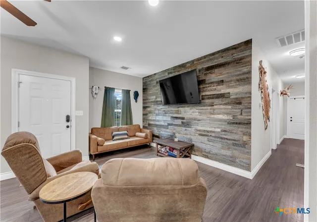 Photo 4 of Single family home for sale at 102 Fox Cir, Burnet, TX 78611 | MLS# 620320 | Listing updated on 2026-09-09