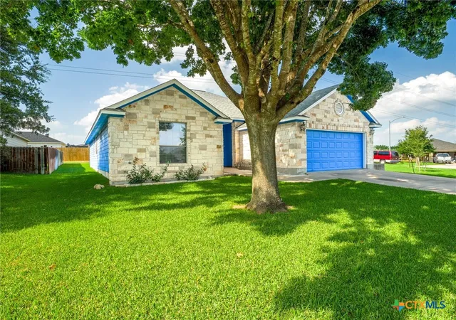 Photo 3 of Single family home for sale at 212 Cailin Ct, Burnet, TX 78611 | MLS# 621476 | Listing updated on 2026-08-03