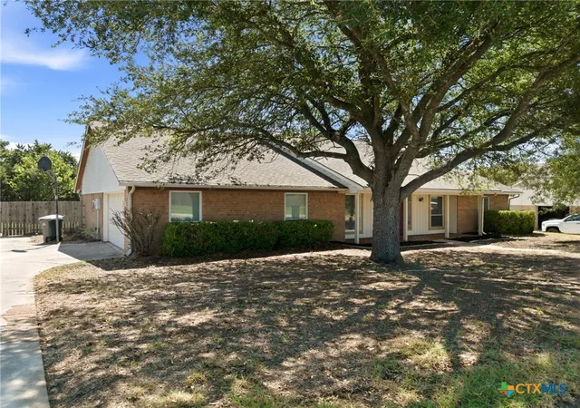 Photo 3 of Single family home for sale at 1505 Hawk Trl, Copperas Cove, TX 76522 | MLS# 621500 | Listing updated on 2026-08-12
