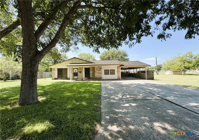 Photo 3 of Single family home for sale at 1505 E Polk Ave, Victoria, TX 77901 | MLS# 621379 | Listing updated on 2026-08-11