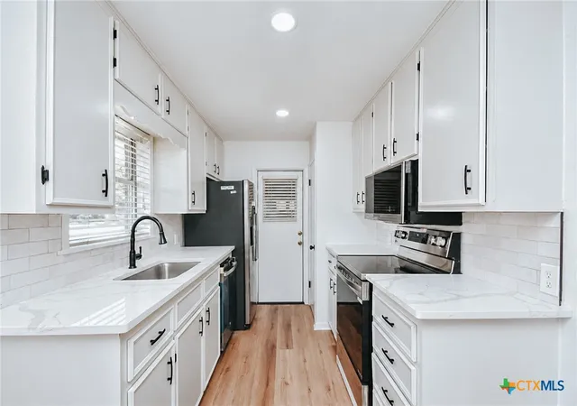 Photo 4 of Single family home for sale at 803 Mclane St, Victoria, TX 77904 | MLS# 621408 | Listing updated on 2026-09-13