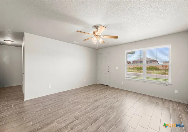 Listing Photo 4 - Condo for sale in building located at 115 Cameron Dr, Copperas Cove, TX 76522