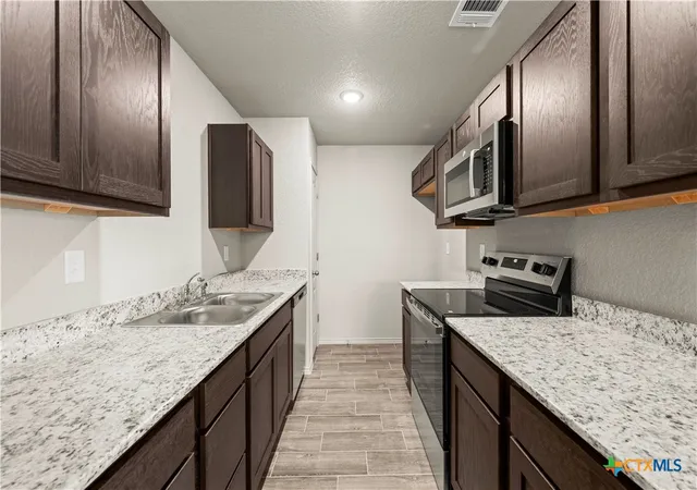 Listing Photo 5 - Condo for sale in building located at 115 Cameron Dr, Copperas Cove, TX 76522