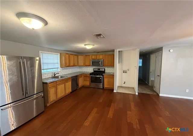 Photo 3 of Single family home for sale at 1012 San Antonio St, Killeen, TX 76541 | MLS# 621387 | Listing updated on 2026-08-30