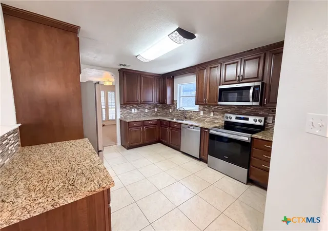 Photo 2 of Sale Pending at 6805 Aquamarine Dr, Killeen, TX 76542 | MLS# 621609 | Listing updated on 2026-08-27