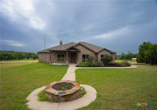 Photo 3 of Sale Pending at 123 Hard Bargain Dr, Gatesville, TX 76528 | MLS# 621593 | Listing updated on 2026-09-01
