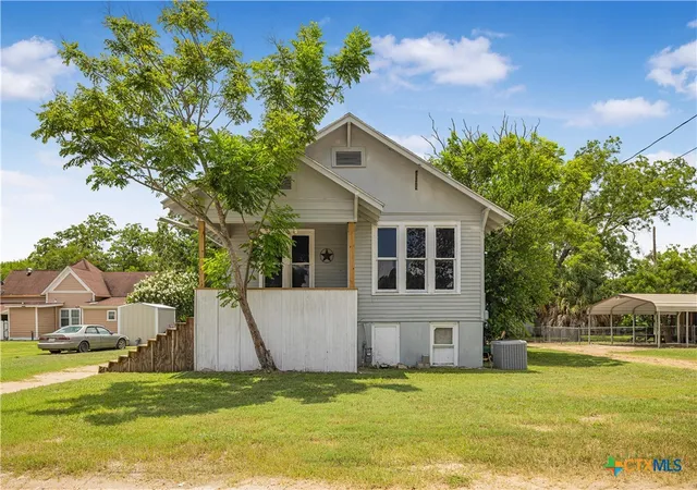 Photo 1 of Single family home for sale at 414 E Hochheim St, Yoakum, TX 77995 | MLS# 621250 | Listing updated on 2026-08-05