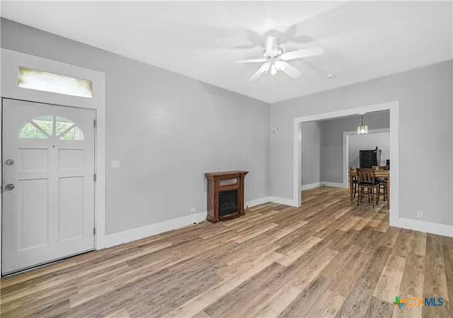 Photo 4 of Single family home for sale at 414 E Hochheim St, Yoakum, TX 77995 | MLS# 621250 | Listing updated on 2026-08-05