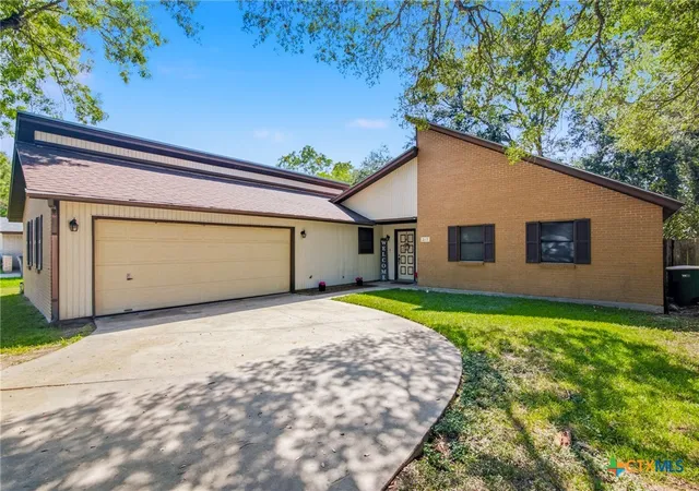 Photo 2 of Single family home for sale at 217 Kirkwall St, Victoria, TX 77904 | MLS# 621627 | Listing updated on 2026-09-19