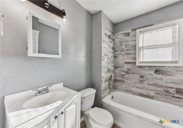 Photo 3 of Single family home for sale at 1102 Jackson St, Killeen, TX 76541 | MLS# 621698 | Listing updated on 2026-08-20
