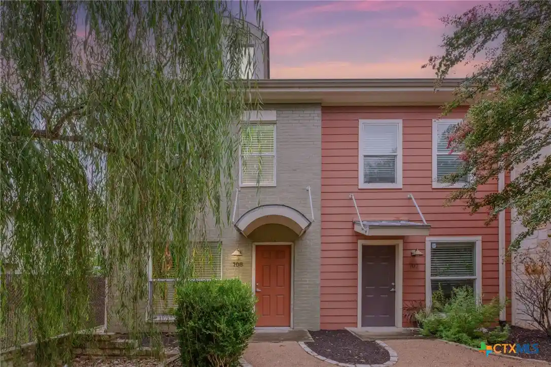 Listing Photo 2 - Condo for sale in 1101 Grv Blvd located at 1101 Grv Blvd, Austin, TX 78741 - Unit #708