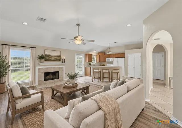 Photo 4 of Single family home for sale at 125 Barton Rd, San Marcos, TX 78666 | MLS# 621757 | Listing updated on 2026-09-14