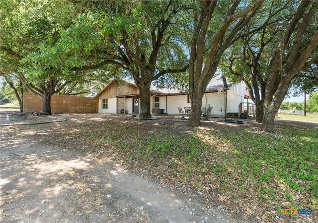 Photo 3 of Single family home for sale at 1421 Fm 1660, Hutto, TX 78634 | MLS# 621565 | Listing updated on 2026-08-06