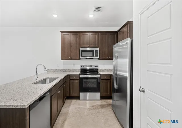 Photo 3 of Single family home for sale at 6905 Fread Dr, Killeen, TX 76549 | MLS# 621819 | Listing updated on 2026-08-10