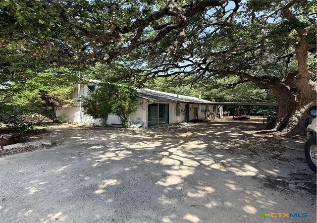 Photo 4 of Single family home for sale at 1414 Main St, Blanco, TX 78606 | MLS# 621626 | Listing updated on 2026-08-06