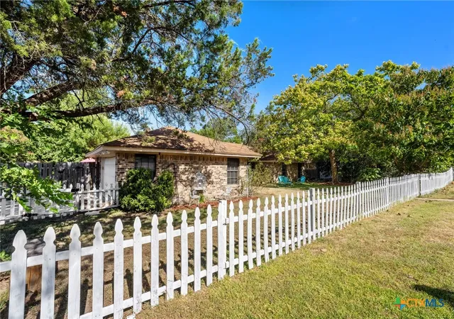 Photo 3 of Single family home for sale at 1106 Nola Ruth Blvd, Harker Heights, TX 76548 | MLS# 621483 | Listing updated on 2026-09-17