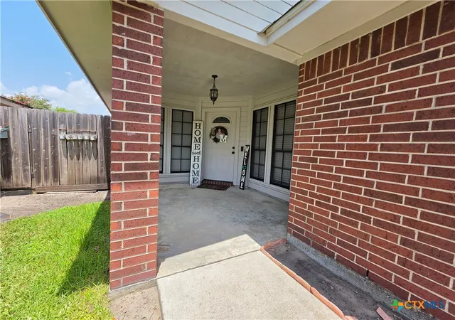 Photo 3 of Single family home for sale at 104 Waterford Dr, Victoria, TX 77901 | MLS# 621846 | Listing updated on 2026-08-06