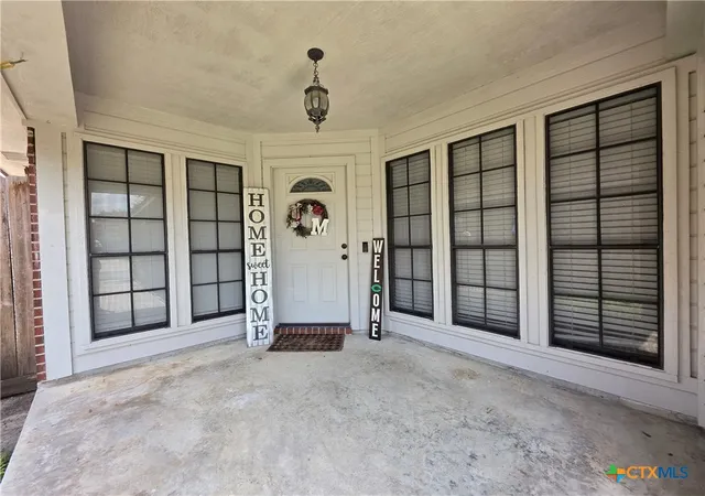 Photo 3 of Single family home for sale at 104 Waterford Dr, Victoria, TX 77901 | MLS# 621846 | Listing updated on 2026-08-06